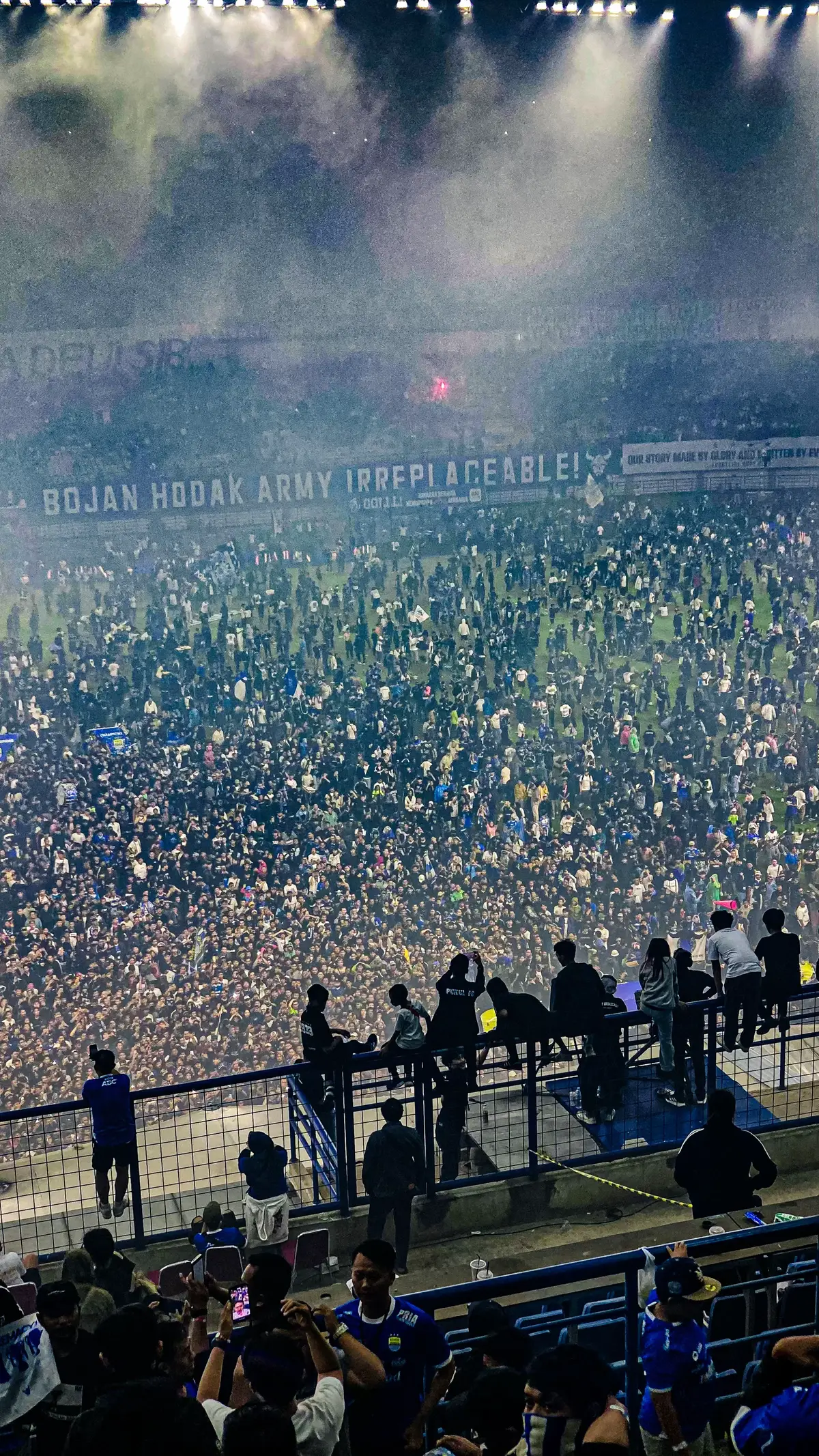 Yes We’re Champions Again. Kamu kapan ? @Persija 🤭 #persib #persibbandung #northernwall20 #chants #chantsuporter #persibjuara #konvoipersib #casual #persija 