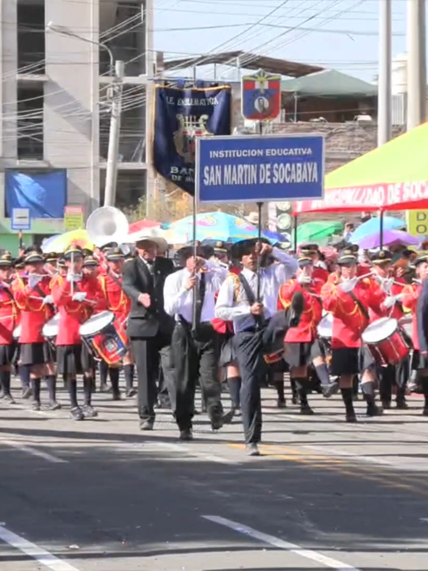 Colegio San Martín de Socabaya. Desfile 2025. Aniversario del distrito. #Arequipa #frasecorta