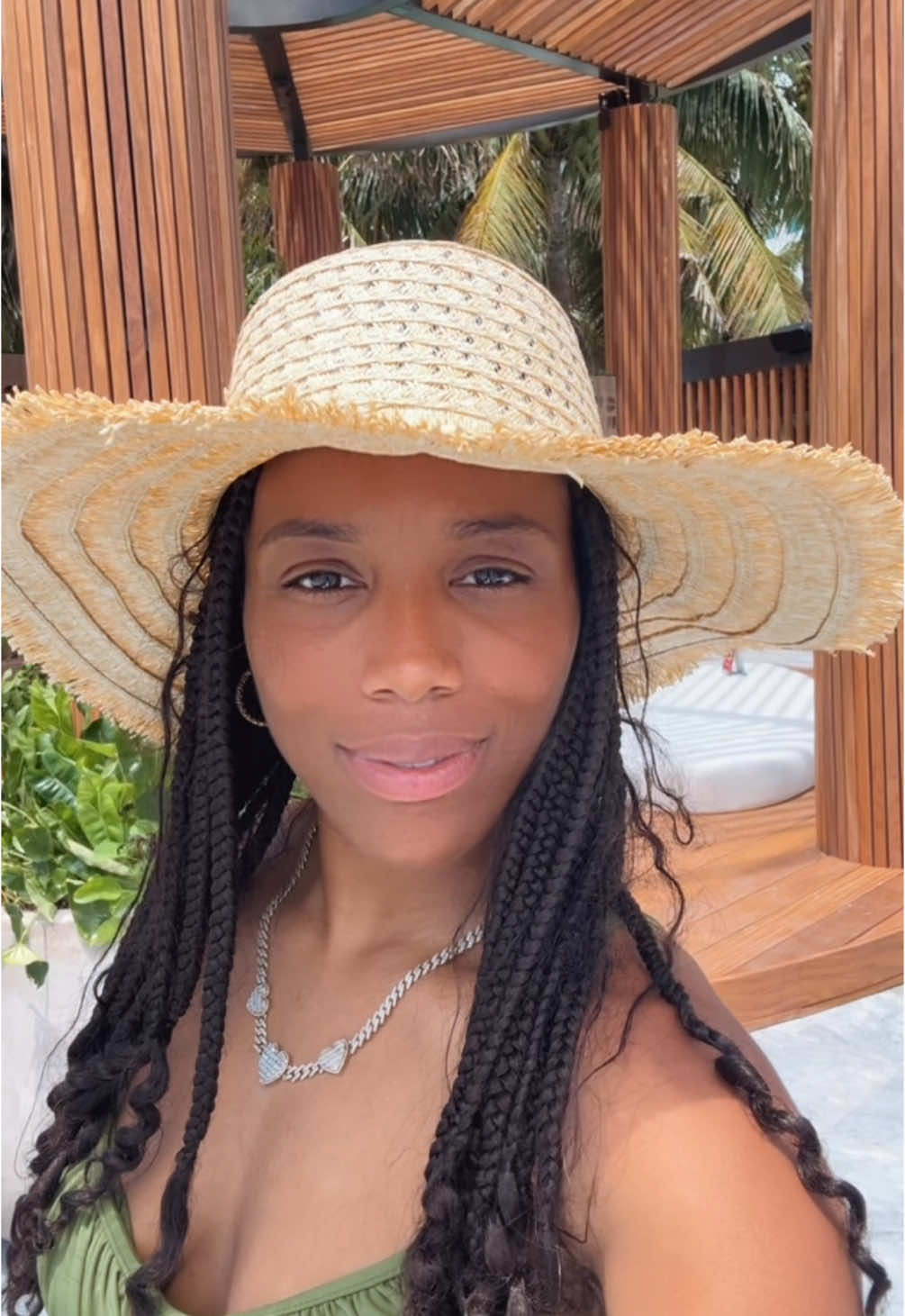 A sweet life. A luxurious life, a peaceful life. 🥰🥰💋🌴 #vacation #luxurylife #luxury #fyp #diva #lifeofadiva #loveyourself #beautiful #beauty #enjoyinglife 