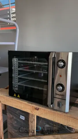 Se você trabalha com confeitaria, panificação ou cozinha profissional, conheça o forno que vai transformar sua produção!  O Forno Convector Venâncio Smart Basic 4 Esteiras é ideal para cafés, bistrôs, padarias e muito mais. Ele assa uniformemente graças ao sistema de ar forçado, tem capacidade para 55 litros, painel em inox, estrutura resistente e controle de temperatura de até 250°C com sistema de segurança contra superaquecimento.   🔧 Acompanha 4 esteiras de alumínio perfurado  💨 Cozimento uniforme = economia de energia  🔥 Ideal para bolos, pizzas, massas, doces e salgados  🧼 Fácil de limpar e com vedação em silicone  ✔️ Robusto, seguro e com design moderno   💡 Disponível na Casa Ativa com envio para todo o Brasil! 👉 Confira no site: https://www.casaativa.com/linha-industrial/fornos-industriais/forno-convector-venancio-smart-basic-4-esteiras-com-corpo-preto-e-painel-inox-220v-fcsb4eprin 👉 Fone/WhatsApp (51) 3088-2711 📌 Av. João Alberto Schmidt, 710 - Montanha, Lajeado - RS