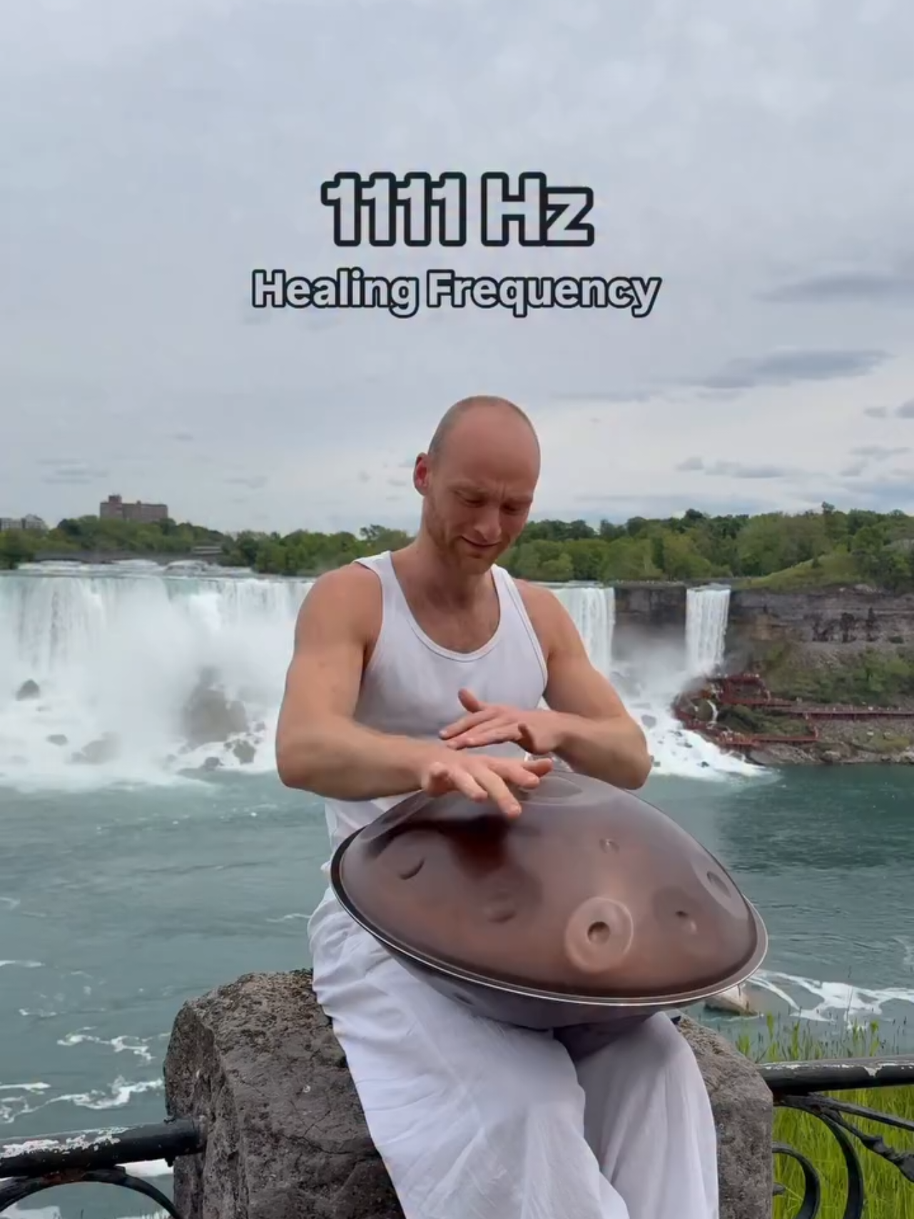 At the Niagara Falls 🤍 now off to São Paulo. First time for us in Brazil. Can’t wait! 🤍🤍 Played on a D Aegean 18 made by Ayasa Instruments  #handpan #maltemarten #reikihealing