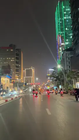 Có những thứ không có lần sau, không có cơ hội để bắt đầu lại...#🥲 #hanoivedem❤️ #langthanghanoi #nhạchaymỗingày 