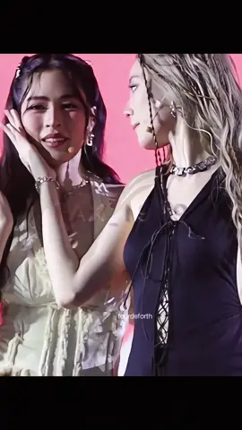 I can't see anyone else but you ❤️‍🔥 #LingOrmBESeaMusicFestD1 #หลิงออม #lingorm #เด็กดื้อของพี่หมอ #ใจซ่อนรัก #thesecretofus #ใจซ่อนรักthesecretofus #ออมกรณ์นภัส #หลิงหลิงศิริลักษณ์ #ormkornnaphat #linglingkwong #GL #fyp #opv #wlw 