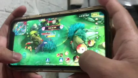 Hand Cam Part 50 | Gameplay in 2 games as one 👌🏻😎 #MLBB #jotiktok #foryoupage #mayhem #MobileLegendsBangBang #MLBBXNARUTO #fyp #fannytiktok #jotiktokofficial #fannyfreestyle #fannytrending 