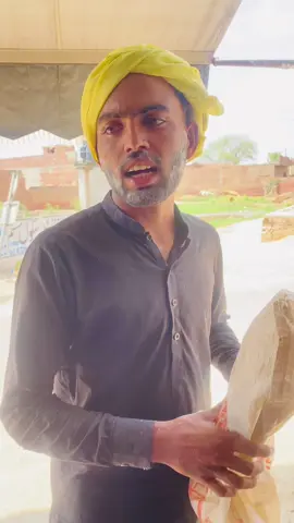Ma jarha ho Bazar😂#foryou #foryoupage #fypシfunny #familytiktoks #funnycomedy #plzzzunfreezmyaccount #vial_video #viewsproblem #explore #page #fypシ゚viral 