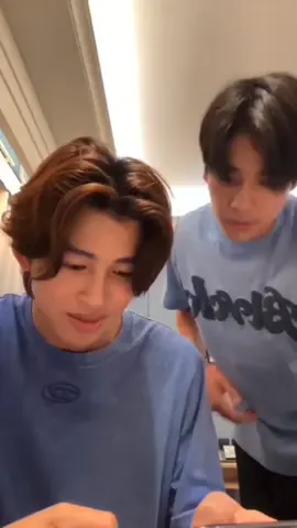 เมื่อแฟนขอยืมโทรศัพท์😂 #ปอนด์ภูวินทร์ #PondPhuwin #phuwintang #ppnaravit 