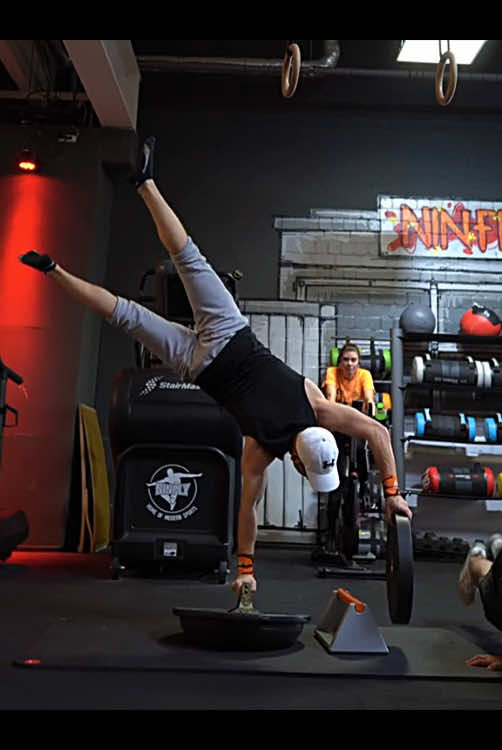 #calisthenics #motivacao #treino #workout @Mika Workout @⚜️ 𝓕𝓪𝓻𝓲ñ𝓪 ⚜️ @Pikachu_swr @Emre Hanma @IkerSanchez 