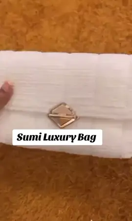 #tiktok #viral#handmadebag #canvasebag#bag#knittng #lock#chain#foryou #beadedbag #luxurybag
