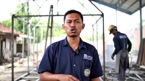 Tukang kanopi di konoha bukan di Indonesia 😀