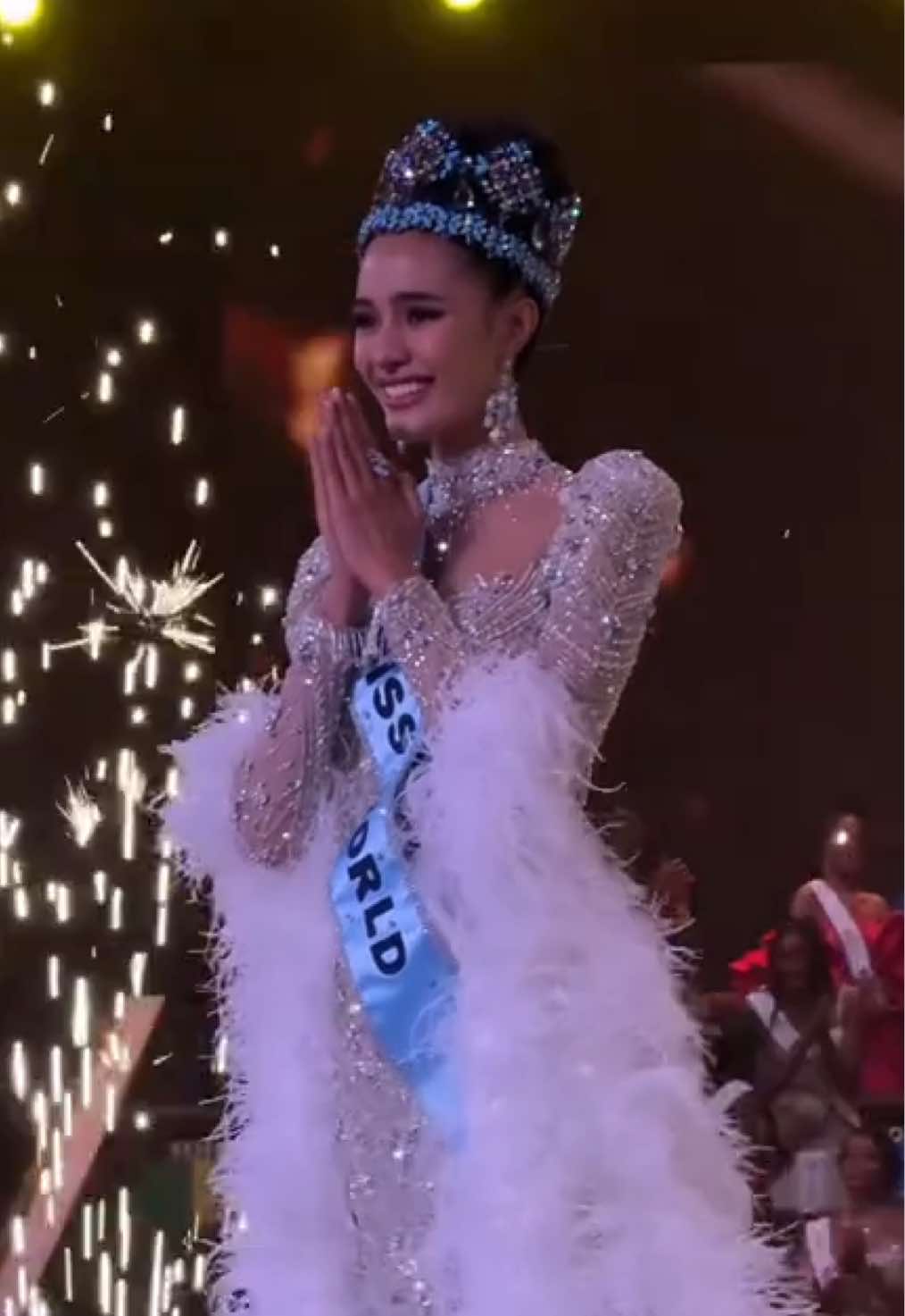 A graceful [ #FirstWalk ] by the new #MissWorld 🌍 Opal Suchata Chuangsri — a beauty that captivates every gaze on the true global stage. ✨👑 #OpalForHerOpalForWorld #MissWorldThailand2025 #MissWorld2025 #BeautyWithAPurpose #CH7HD #TEROEntertainment #TPNGlobal #TeleanganaZarurAana