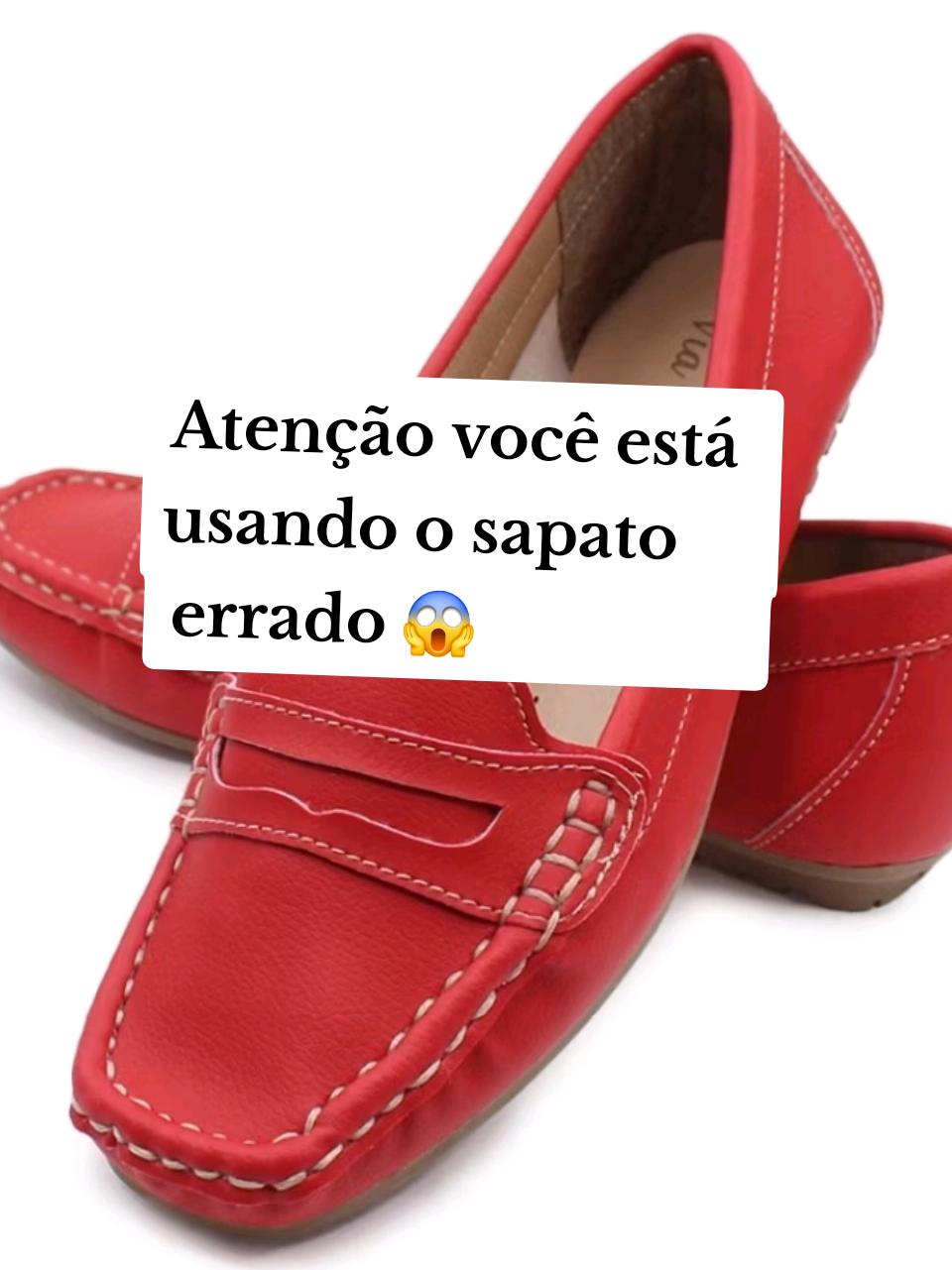 O mocassim é confortável e bem acabado, com material de boa qualidade. A palmilha macia e o solado anatômico tornam o uso agradável. Além disso, o estilo casual e a variedade de cores são frequentemente elogiados. #sapatos #sapatos #sapatosfemininos 