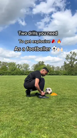 Explosive pro footballer training drills 🔥⚽️ #fyp #foryouu #foryoupagе #trendin #viral #football #Soccer #futbol #plyometrics #explosivetraining #mrballer101 