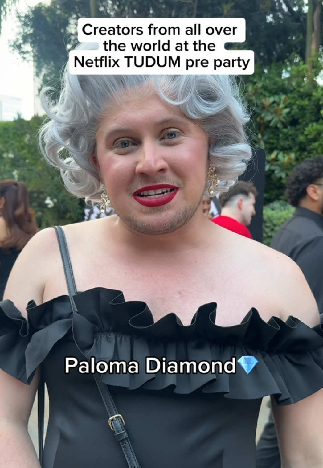 Raga the best part about this trip is meeting so many international creators vi giuro it’s so special and I’m so happy and feel so grateful🥹 It’s so so cool to meet like minded people who get each other/get what its like to do this very weird job, yet also come from such different cultures and parts of the world!!!!!! Mi ha fatto capire ancora di più how much I love the international community I’ve built on social media. It’s so special. Everyone has been so nice, veramente grazie @Netflix Italia 🥹🫂❤️ #tudum #netflix #creators #palomadiamond #loveisblind #international #perte #neiperte #fyp #foryou #italianiallestero 