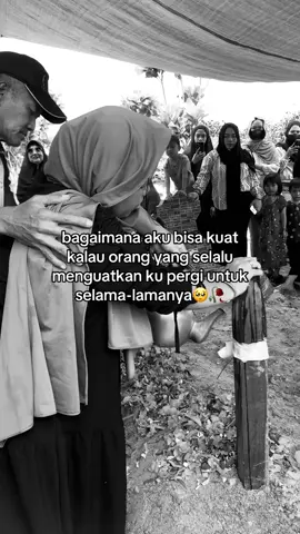 sakit rasanya mengantar seseorang yg kita sayang ketempat peristirahatan terakhirnya😞 mamaaaaa lina kangen🥺🥀#rindumama #rinduibu #ibu #sad 