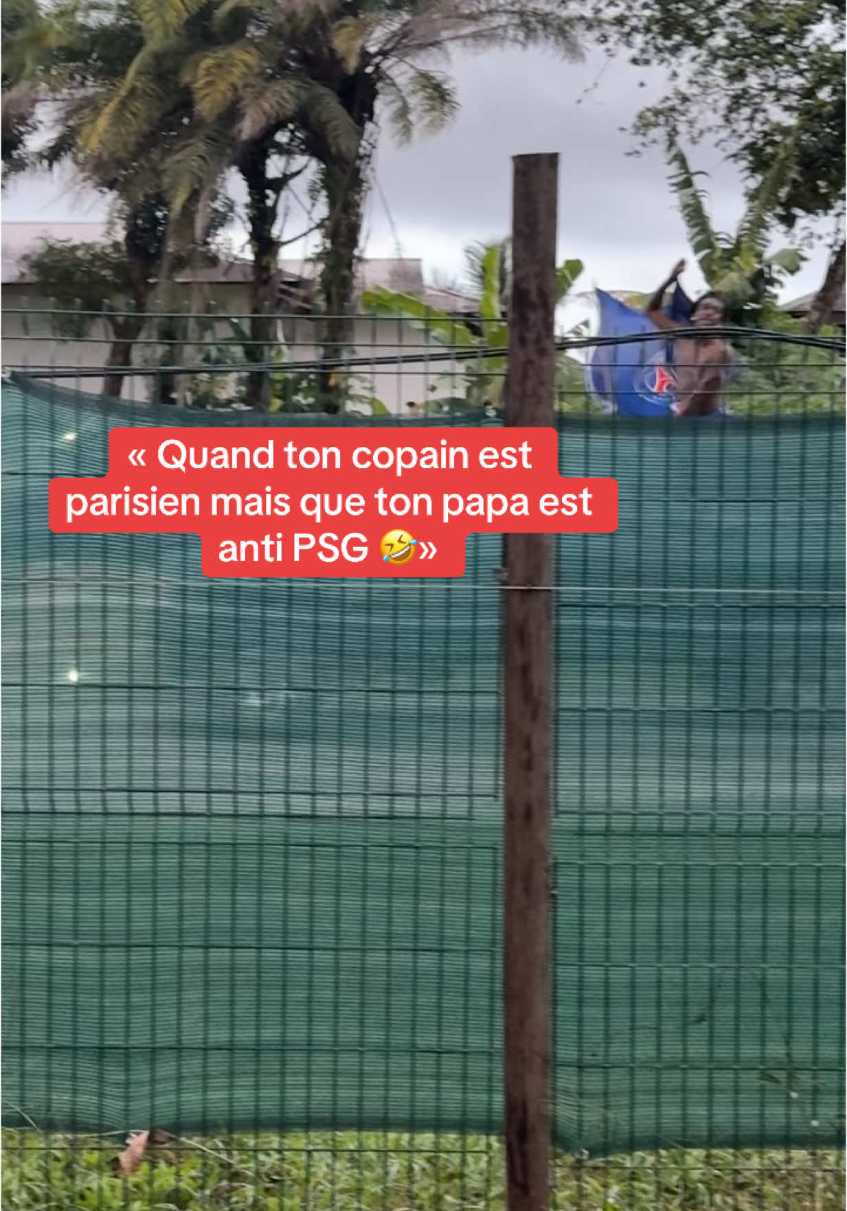 « Quand ton copain est parisien mais que ton père est anti PSG🤣 ».      Jpp🤣🤣 #pourtoi #psg #championsleague #fyp #viralvideos 