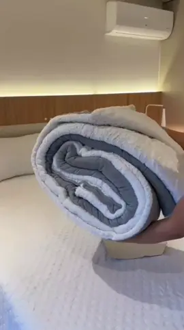 Coberdrom Casal Queen Sherpa Edredrom Pele de Carneiro 2,40m x 2,20m 🤌🏻🔥🔥🥶🥶🥶🏃🏻‍♀️🏃🏻‍♀️#cobertores #frio #coberdrom #sherpa #cobertoresinvierno #cobertor #peledecarneiro #cobertorestermicos 