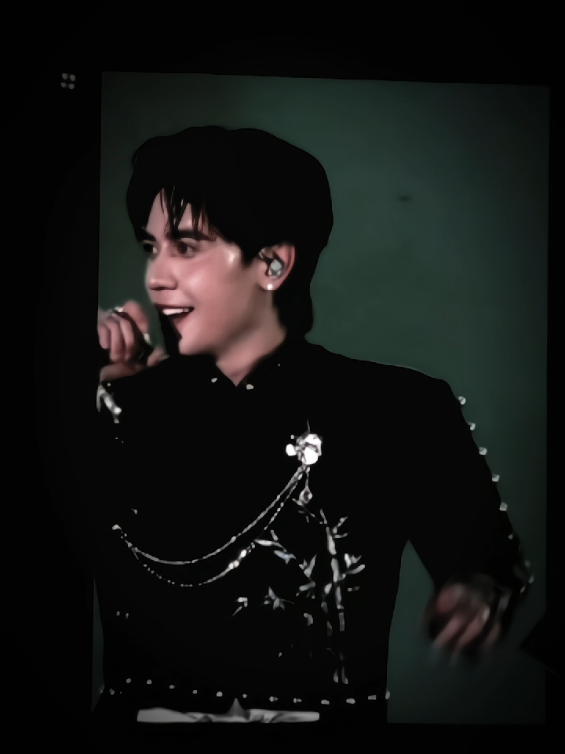 : có thể là sẽ ngất vì cái visual này🥵 #quanghungmasterd #athu_qhung #liww08 #ltd_ahd #tt #fyp #xh #xuhuong cre vd: @_nglih28 @_trg.camtu 