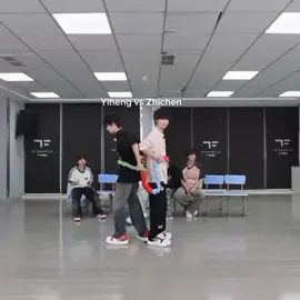 yiheng klo disuapin sama junming anteng ya , maaf ada salah penulisan guys #chenyiheng_陈奕恒 #chenjunming #tffamily🇨🇳💫 #tffamily_4th_generation #zhichen 