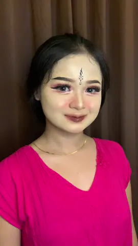 pngn ganti eyeshadow bosen warna pink mulu tapi warna apa ya yg bagus selain pink😭🤔   #fyp #fypppppppppppppp #4u #makeup #makeuptari 