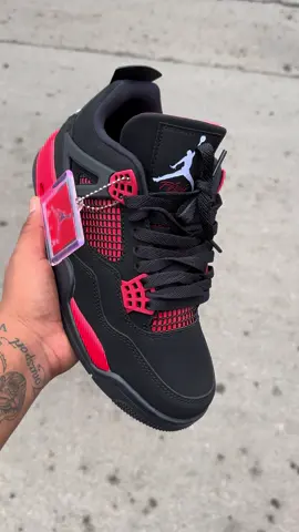 #jordan4redthunder #jordan4 #📲wtsp927230568 #paratii #fypシ゚ 