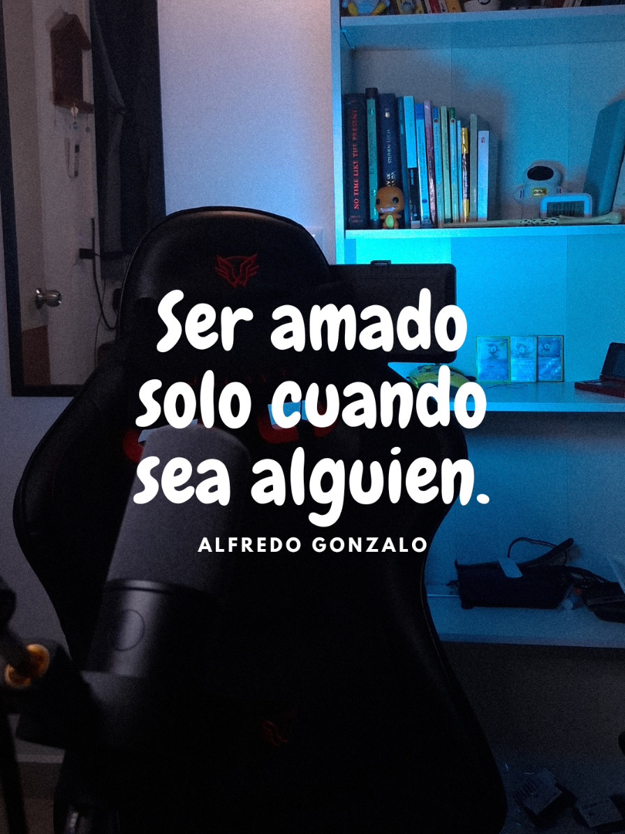 Ser amado solo cuando sea alguien. te entiendo farid. #poemas #poetsoftiktok #spokenword #poetry #poesia 