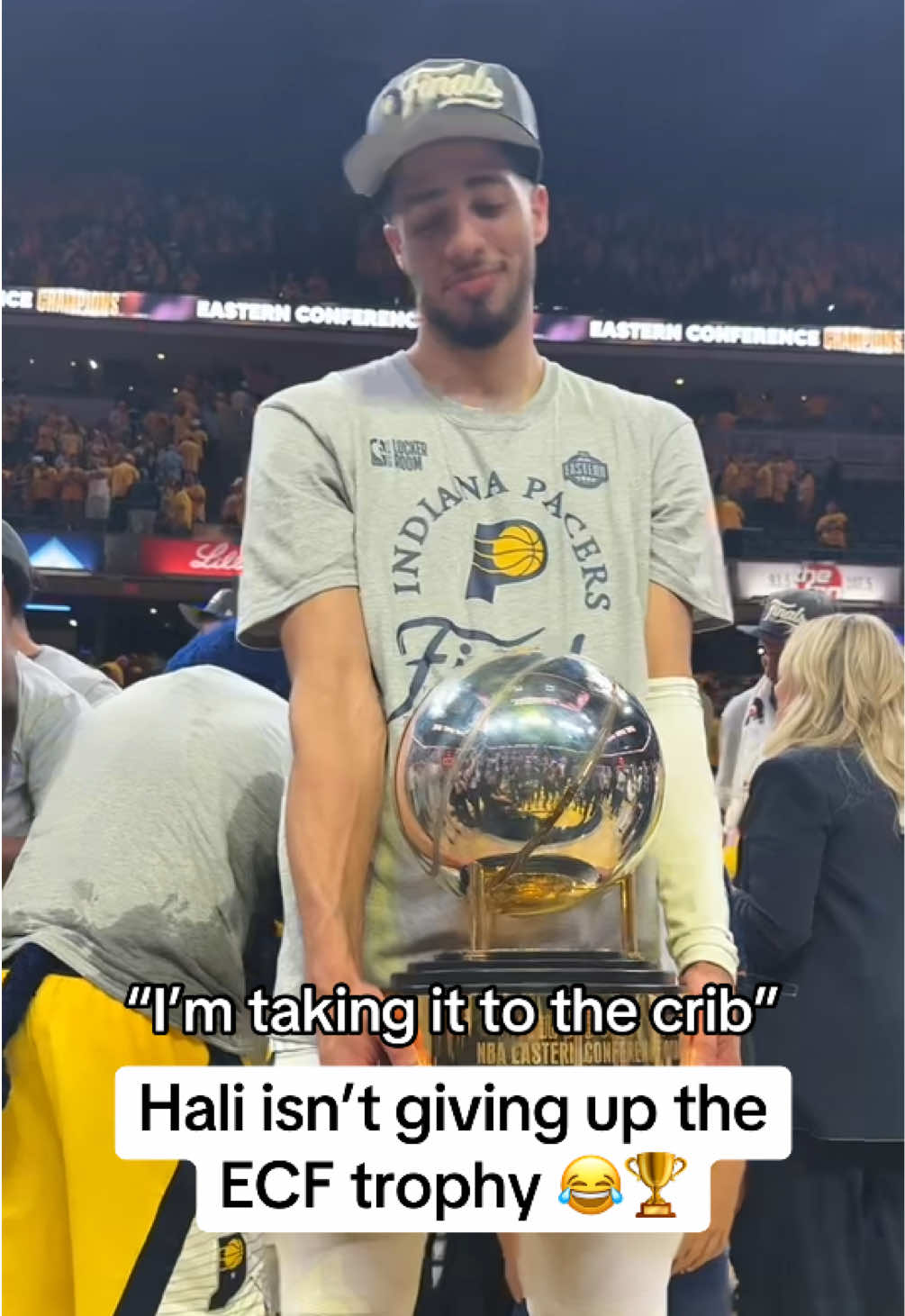 Hali is never giving that trophy up 😂🙌 #NBA #basketball #pacers #haliburton #nbaplayoffs #knicks #fyp 