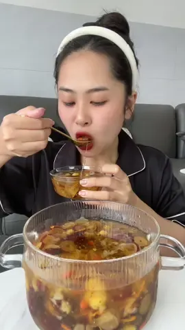 Lâu lâu ăn chè dưỡng nhan cho mát #dungthichan #LearnOnTikTok #ancungtiktok #mukbang #cheduongnhan #comamfoods 