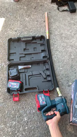 Máy đầm dùi chạy pin bosshun #maydamduichaypinboshun#xaydung#xuhuong #xuhuongtiktok 