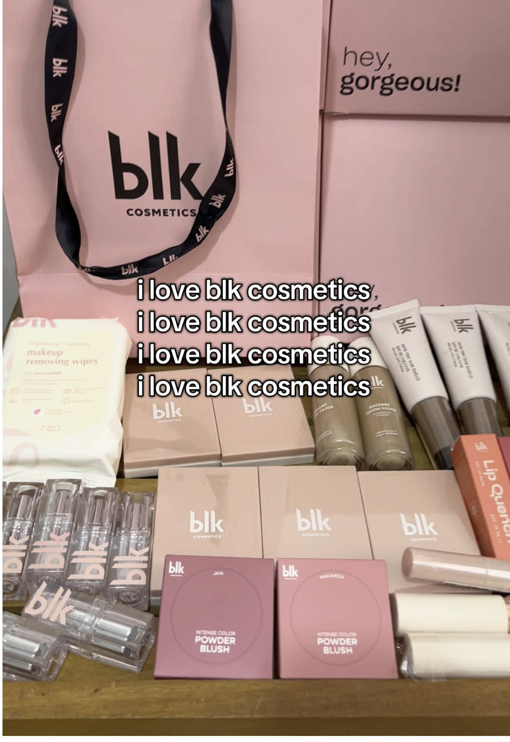 live, laugh, love @blk cosmetics 😫😍 love all the products 🫵🏼🫶🏼  #blkcosmetics#makeupph#prpackage#beautyph#BeautyTok#fyp#fyppppppppppppppppppppppp#affiliatemarketing 