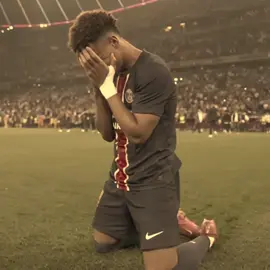 سالوني عليك وشرد اجاوبهم؟ . . . .. #باريس #دوي  #برشلونه #نيمار #neymar #barcelona 