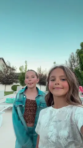 #almostsummer#dance#viral#fypシ#twins#lit#bestduoever#pinkhair