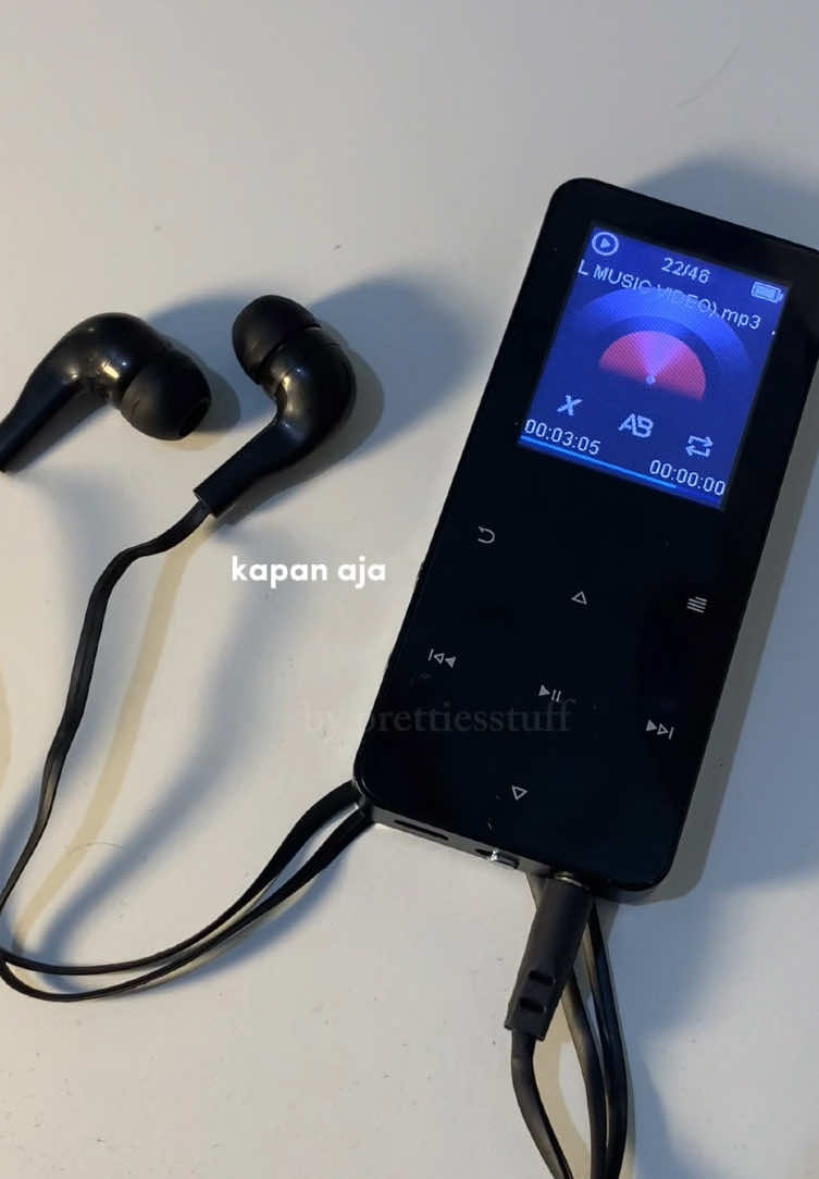 i loveee my MP3 🤍🤍🤍🤍🤍 #mp3 #mp4 #mp3player #ipod 