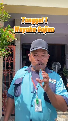 Sopo sing wis gajian? 😻 Ojo lali ditanjakne dengan nyanyi di Solo Movie yaaa‼️ . Murah, cuma 5.000 aja perjamnyaaaa‼️ . Gasssss kannnn? . #solomovie #nongkrongsolo #karaokedisolo #jajansolo #fypシ゚ #karaokemurah #dennycaknan #sinarengan #bellabonita #mangu 