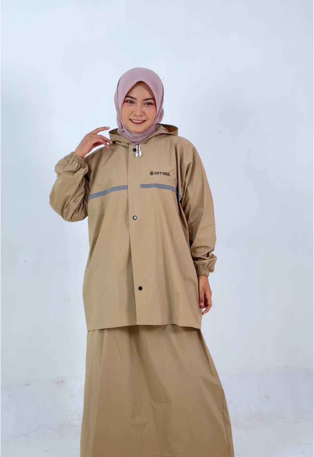 Jas hujan stelan rok cocok banget nih buat cewe” yang gak mau ribet #jashujan #skyvail #tranding 