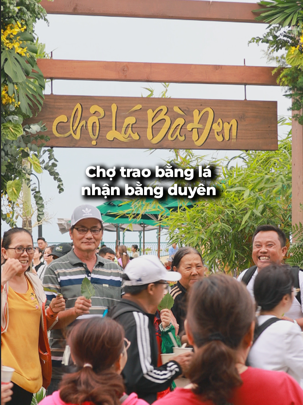 Không bảng giá, không tiếng rao. Chợ trao bằng lá, nhận bằng duyên #LearnOnTikTok #Travelblogger #QuyCocTu #ngotranhaian #SongKhoeMoiNgay #tiktoktravel #travel #NuiBaDen #TayNinh #Leviaba #sunworldbadenmountain #chola