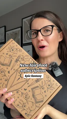 Unboxing the first ever epic fantasy book by @FairyLoot 🦇 #BookTok #specialedition #epicfantasy #sprayededges  #fantasybook 