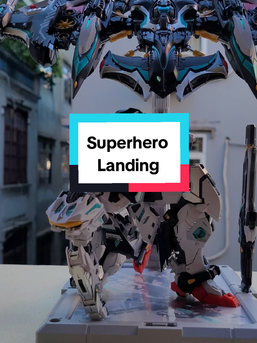 Đã tạo được pose đáp đất ngầu nhất Superhero Landing #gundam #thunderbolt #superhero 