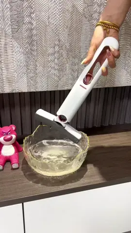 🧼 É hora de aposentar aquele rodinho q fica nojento com o tempo na pia. Confira Mini Mop Rodo Esfregão de Limpeza Dobrável Portátil 9636! Compacto, dobrável e super prático — ideal pra limpar cantinhos com agilidade! 🧽✨ 🛍️ Com 8% de desconto — a partir de R$11,90 até R$20,90! 🔗 Encontre na Shopee agora: https://s.shopee.com.br/5VJEJkJvHP                                                      Cole o ID na aba da shopee CES-UYE-GLC                                         Facilite sua faxina sem gastar muito! 💪🏽🧹 #AchadinhosShopee #MiniMop #FaxinaRápida #CasaOrganizada #DicaTikTok #ShopeeBrasil #limpeza #faxina 