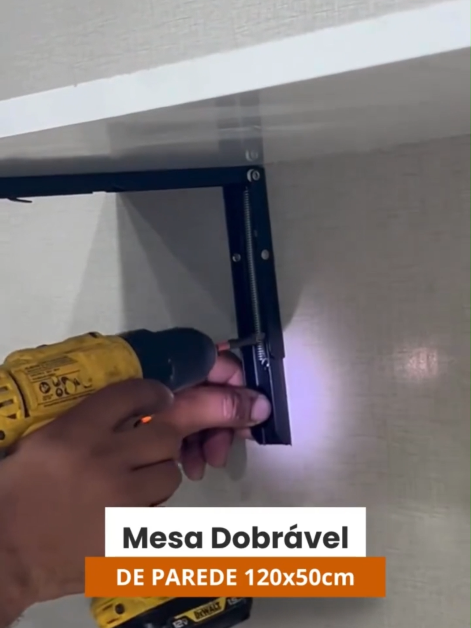 Mesa Retrátil dobrável Borda Quadrada 120cm x 50cm https://s.shopee.com.br/4AnqotlcPe