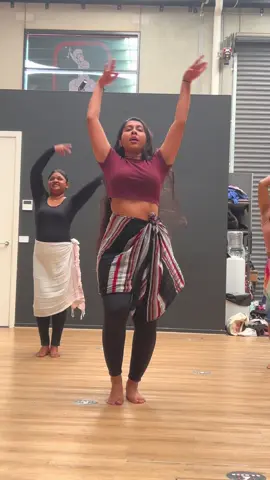 Ignore my hair and mistakes this is not my style😪♥️ Bt loved and enjoyed DC: @sachini nipunsala #fyp #dance #trend #viral #VISH #jaqueline #onemillionaudition #hindisong #viralsong 