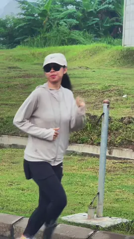 Running ala ala🫣 . . . #jogingsore #Running #metlandcibitung #fyp #view #bekasi #like #kanky #sepatulari #jaket #minggu #CapCut #cfd #run #cibitung #ootdlari #lari 