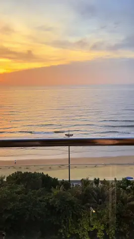 Ai chuẩn bị đi Vũng Tàu , Tui giới thiệu mí bạn 1 khách sạn ở bãi sau Vũng Tàu có  view cực đỉnh tại Vũng Tàu nè #khachsanblueseavungtau #baisauvungtau🏖🏖🏖🌅🌅🌅 #baisauvungtau🏖🏖🏖🌅🌅 #bienvungtau🌊🌊 #vungtau #divungtau #vungtaureview72 #vungtaureview #bienvungtau🏊🏊🏊 #reviewvungtau #dulichvungtau #divungtaureview #khachsanvungtaudep #xuhuong 