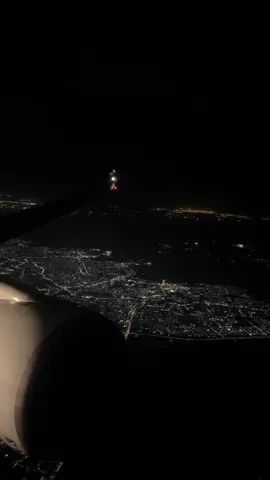 Night flight, city lights, wonderful#nightflight #citylights #singapore #airline #airasia 