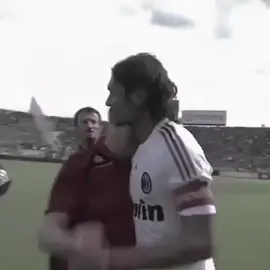 ذكره اعتزال الاسـطوره باولو مالـديـنـي😔💔 5/31 قائد لاينسى. واسـطوره خالده في التاريخ  #كرة_قدم #هاشتاق #مالديني #فرنسا🇨🇵_بلجيكا🇧🇪_المانيا🇩🇪_اسبانيا🇪🇸 #هلا_مدريد #برشلونة #maldini #الاعتزال #هاشتاقات_تيك_توك_العرب 