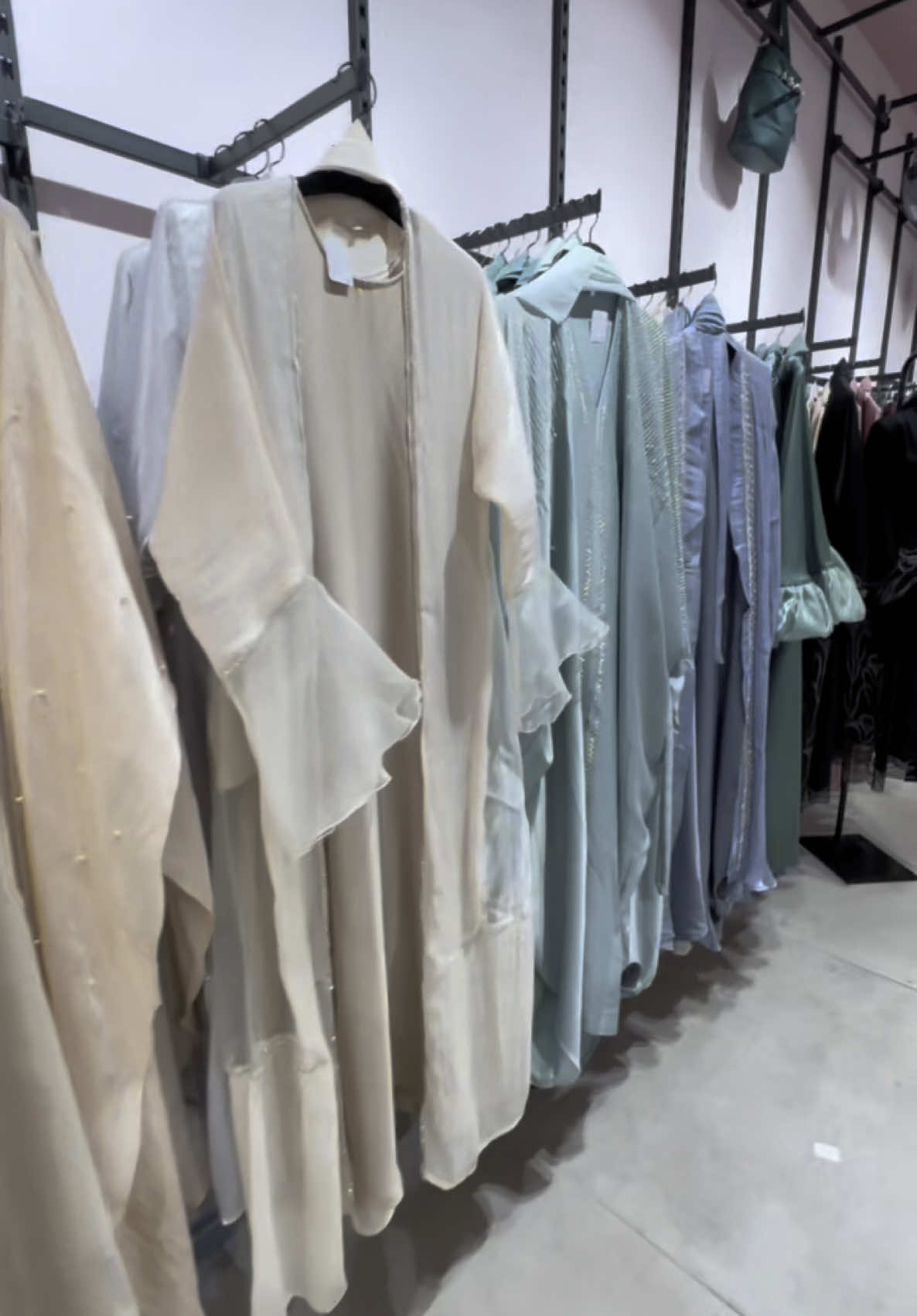 Bienvenue chez FASHION MODESTY | Mode pudique & tendance 👗 Pour toutes les femmes, voilées ou non ✨ Inspiration & tenues modestes au quotidien 💕 #pourtoi #fyp #Fashion #tendance #OOTD #modeste #modestfashion 