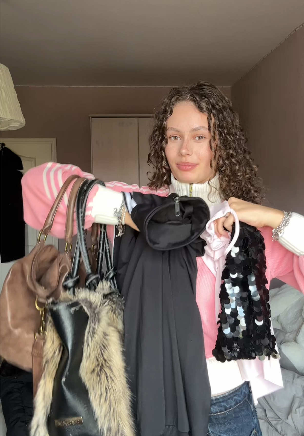 Anzeige | Folgt meinem Vinted Kleiderschrank: “vintageistliebe”, ist jetzt online!🫶🏻  https://vinted.shop/vintageistliebe  #vinted #vintedtips #adidas #vintedhaul 