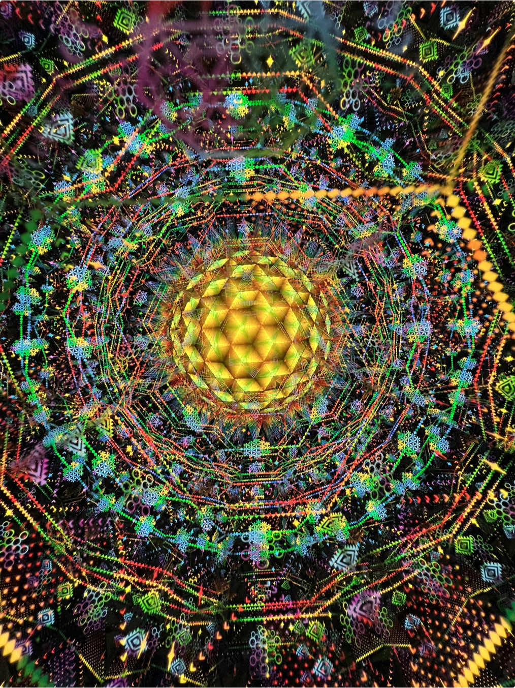Passing the time with this 14 Inch Original Budderscope! Hope you enjoy! #kaleidoscope #mirrorart #fractalart 
