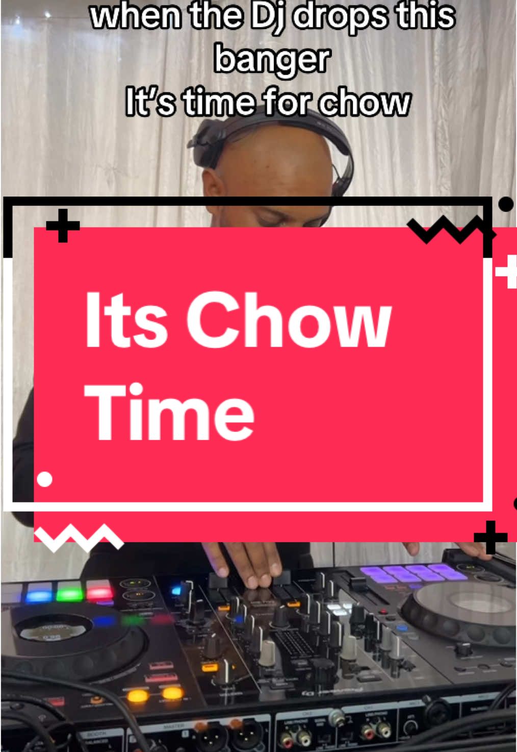 It’s time for Chows #relatable #dj #foodtime #chows #durbanweddings #weddin 