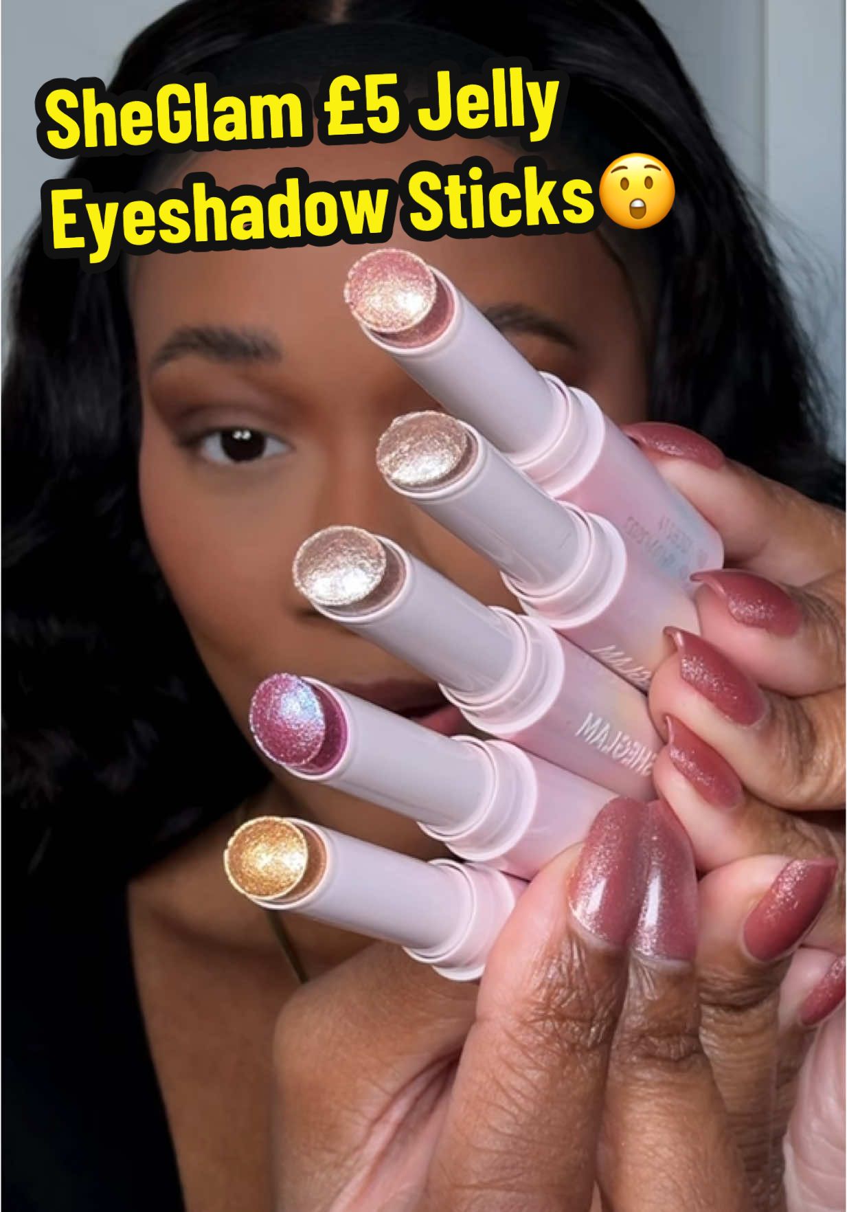Sheglam jelly eyeshadow sticks! I used shade Aura Blitz, let me know if I should try out the other shades!😏 #sheglam #sheinmakeup #jellyeyeshadow #glitter #eyeshadowstick #blackgirlmakeup #makeup 