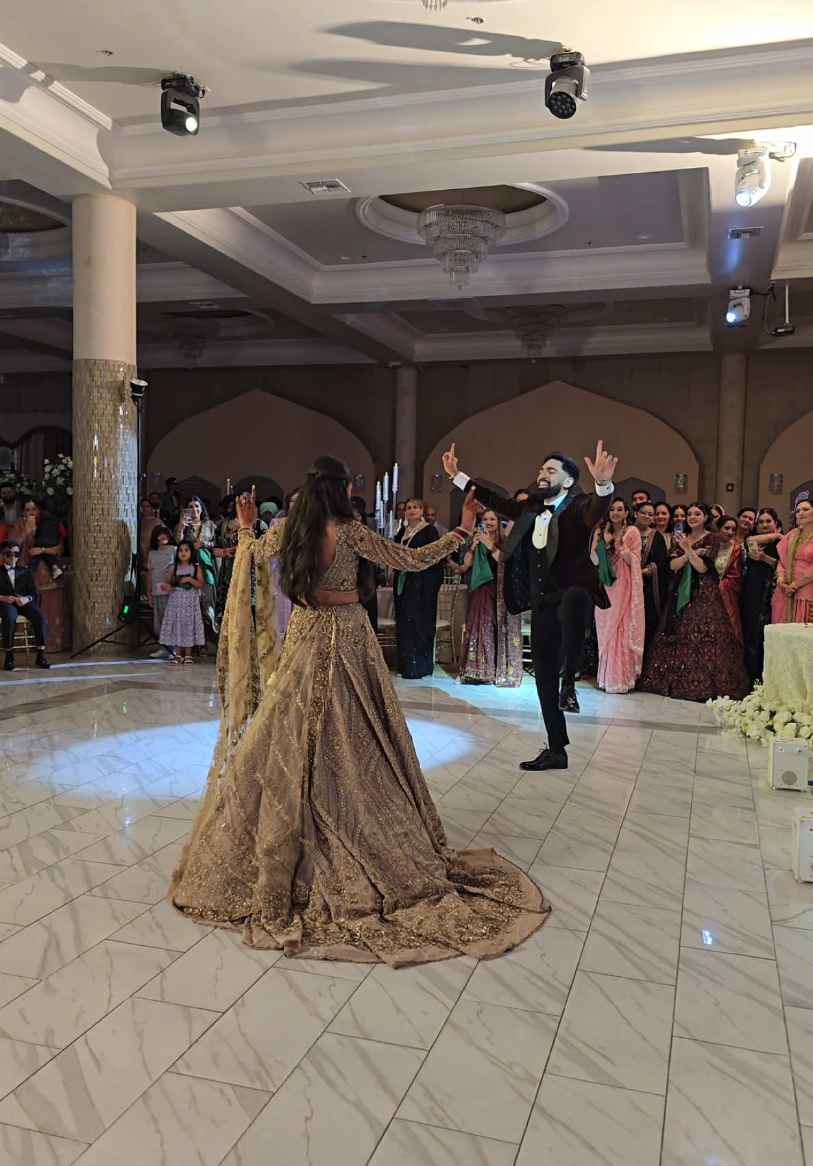 One year anniversary🤍 #bhangra #punjabiwedding #rafsappera #sikhwedding #anniversary #weddingcontentcreator #weddingtiktok #fyp @Moments Content Creation @Gagan Gill 